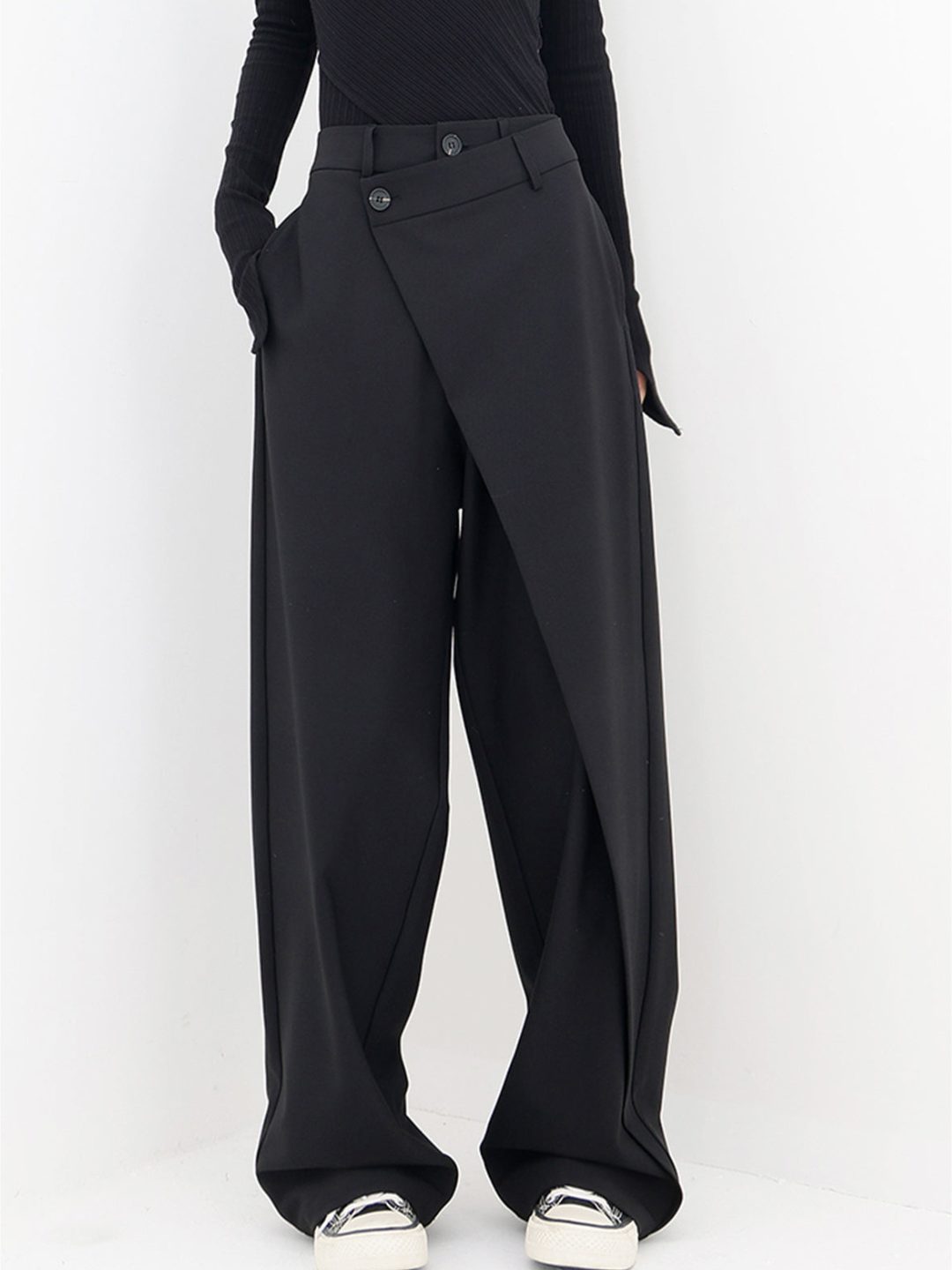 Pantalones holgados modernos