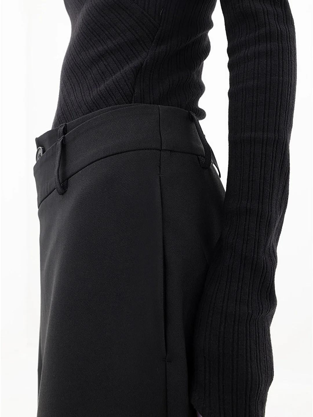 Pantalones holgados modernos