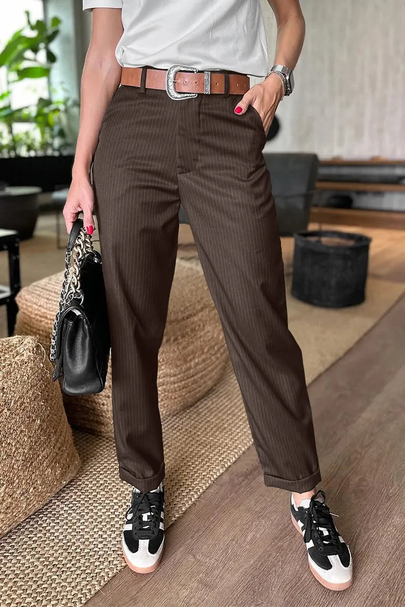 PANTALONES ELEGANTES Y QUE REALZAN LA SILUETA CON RAYAS