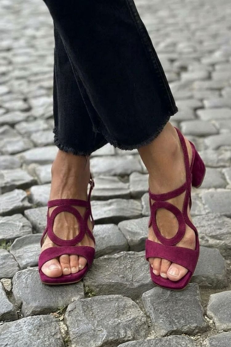 Yaretzi | Sandalias de Punta Cuadrada con Calado Circular