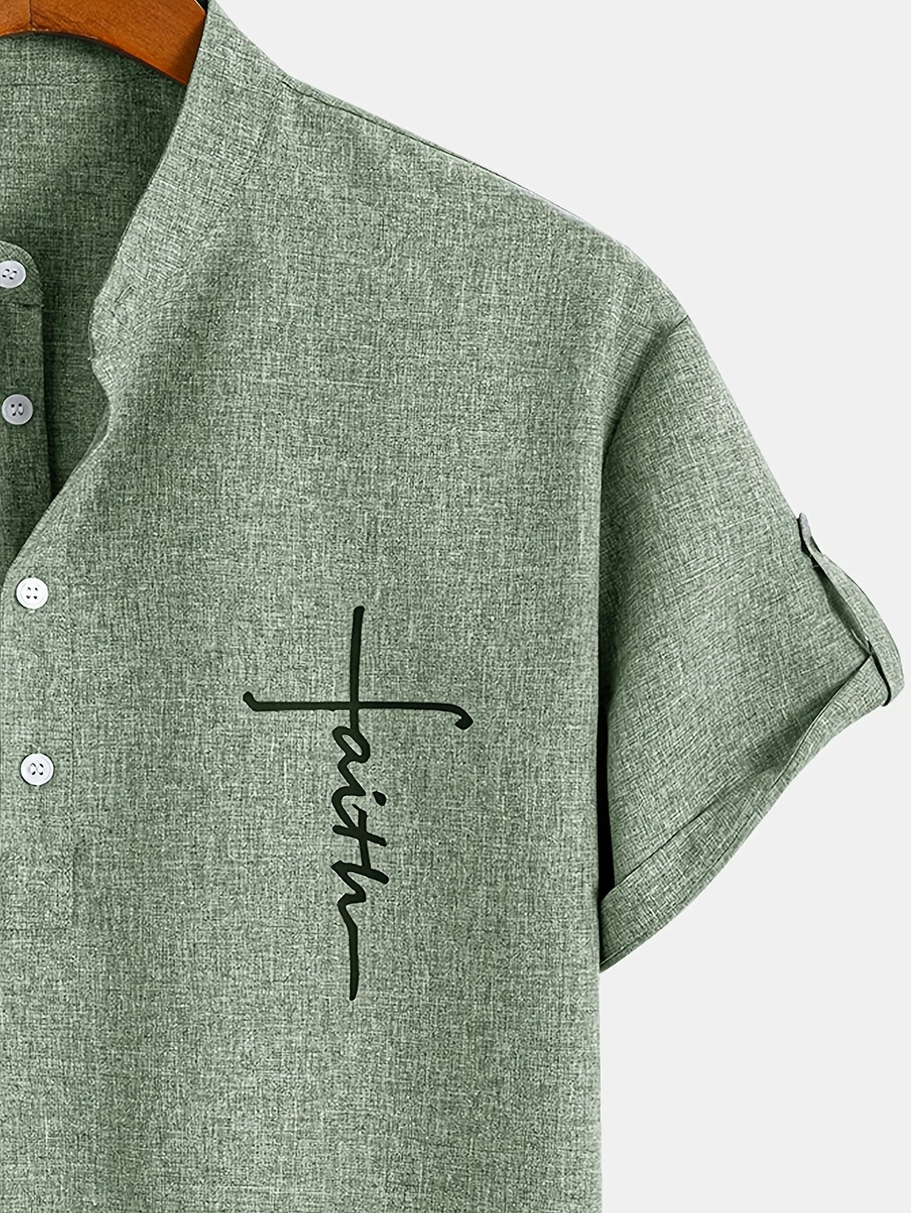 Camisa elegante de manga corta y cuello alto