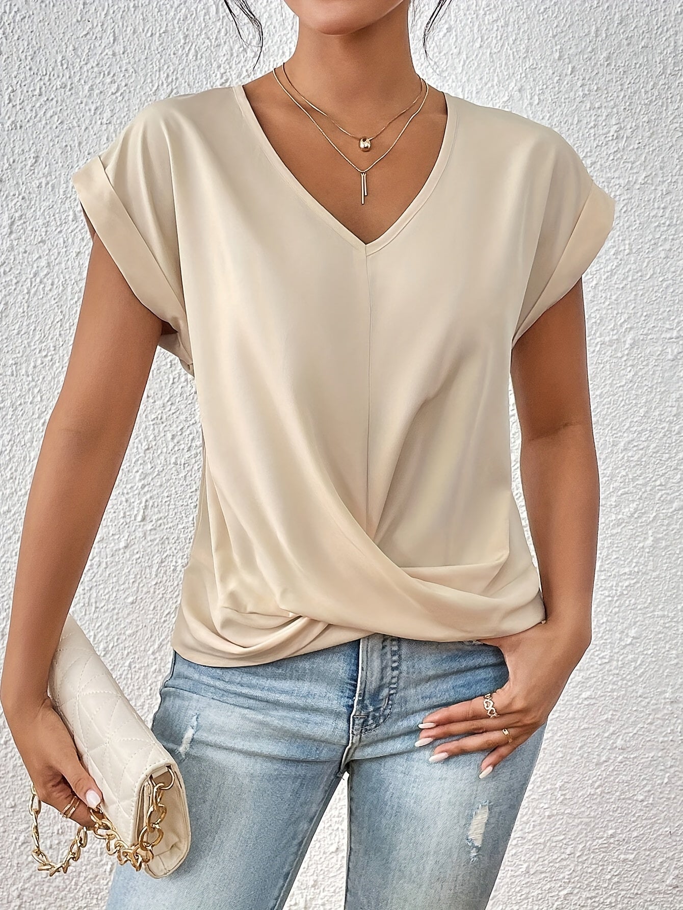 Camiseta informal con cuello en V suave
