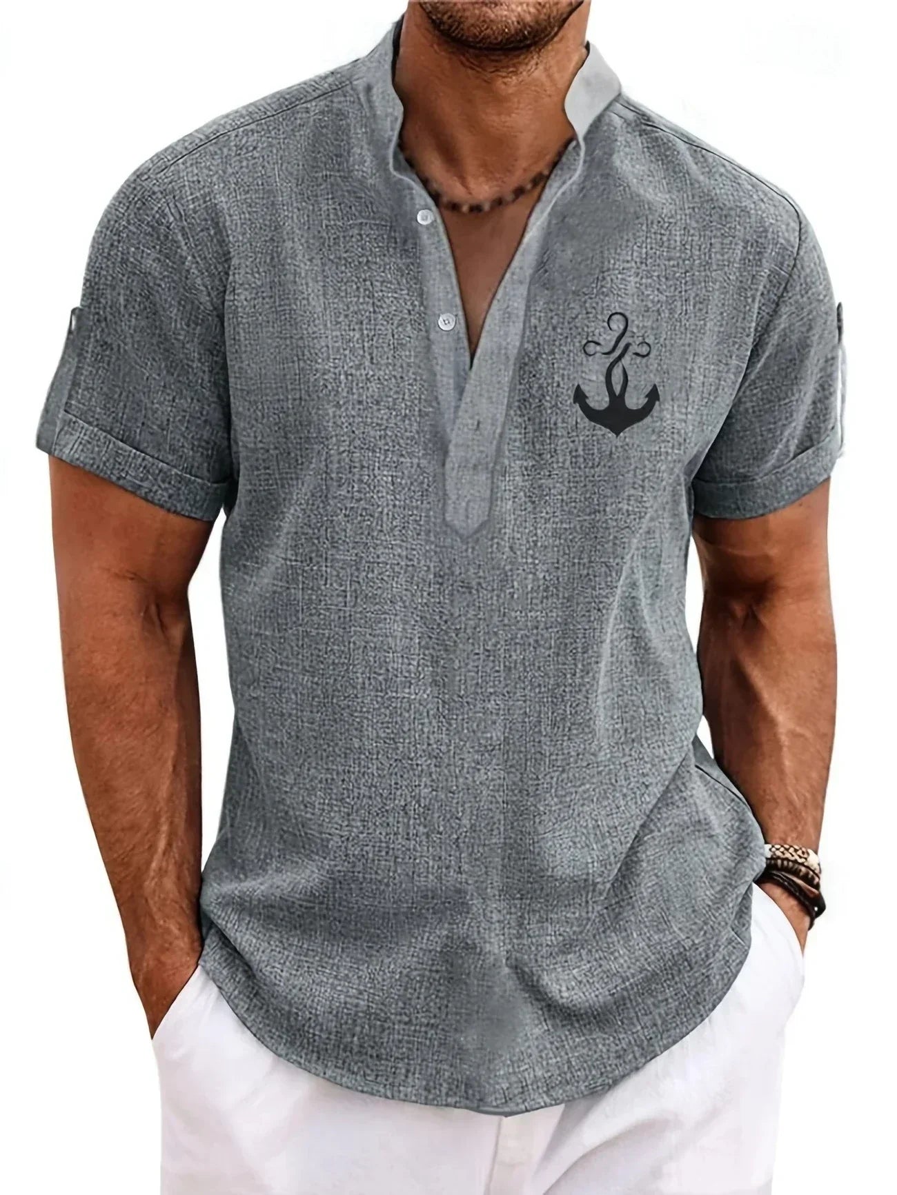 Camisa elegante de manga corta y cuello alto