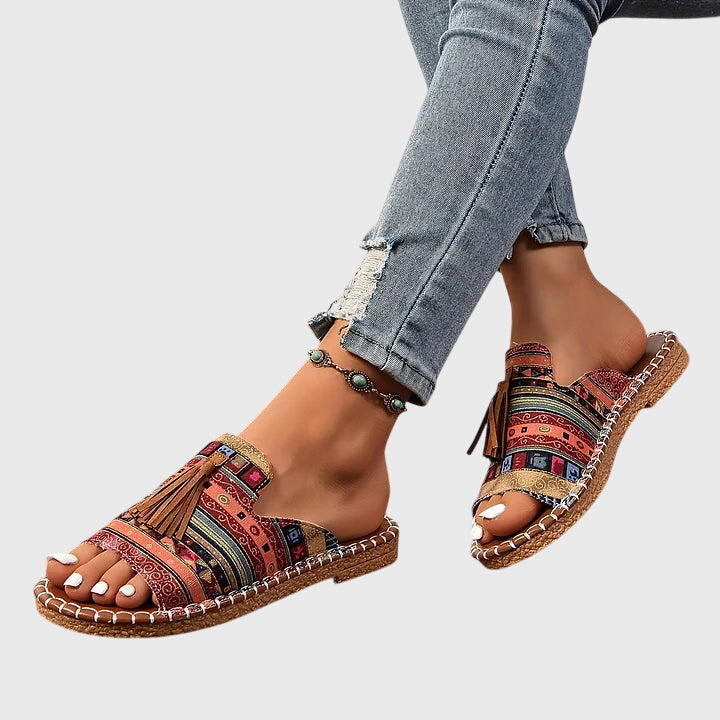 Paula | Sandalias Bohemias con Pompones