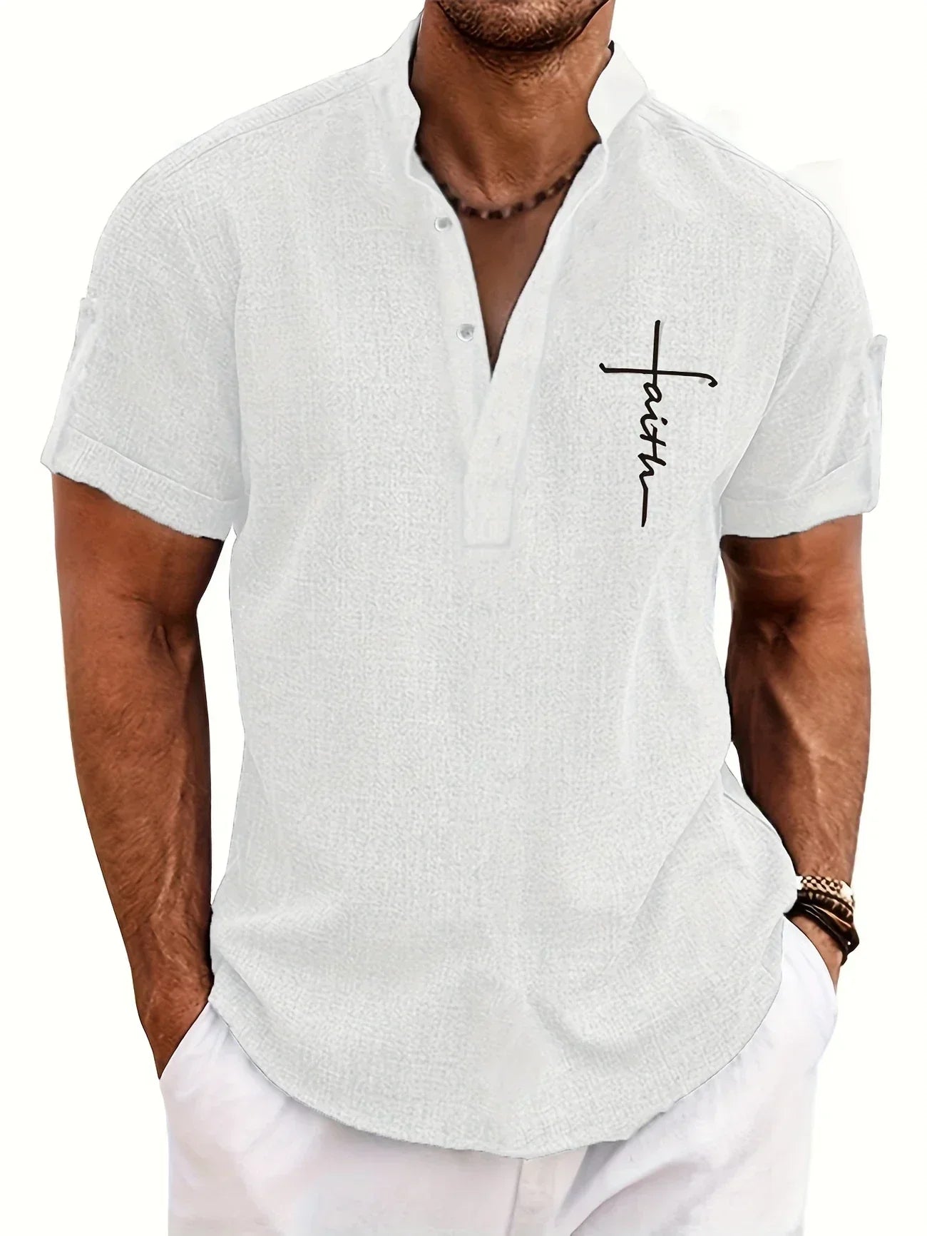 Camisa elegante de manga corta y cuello alto