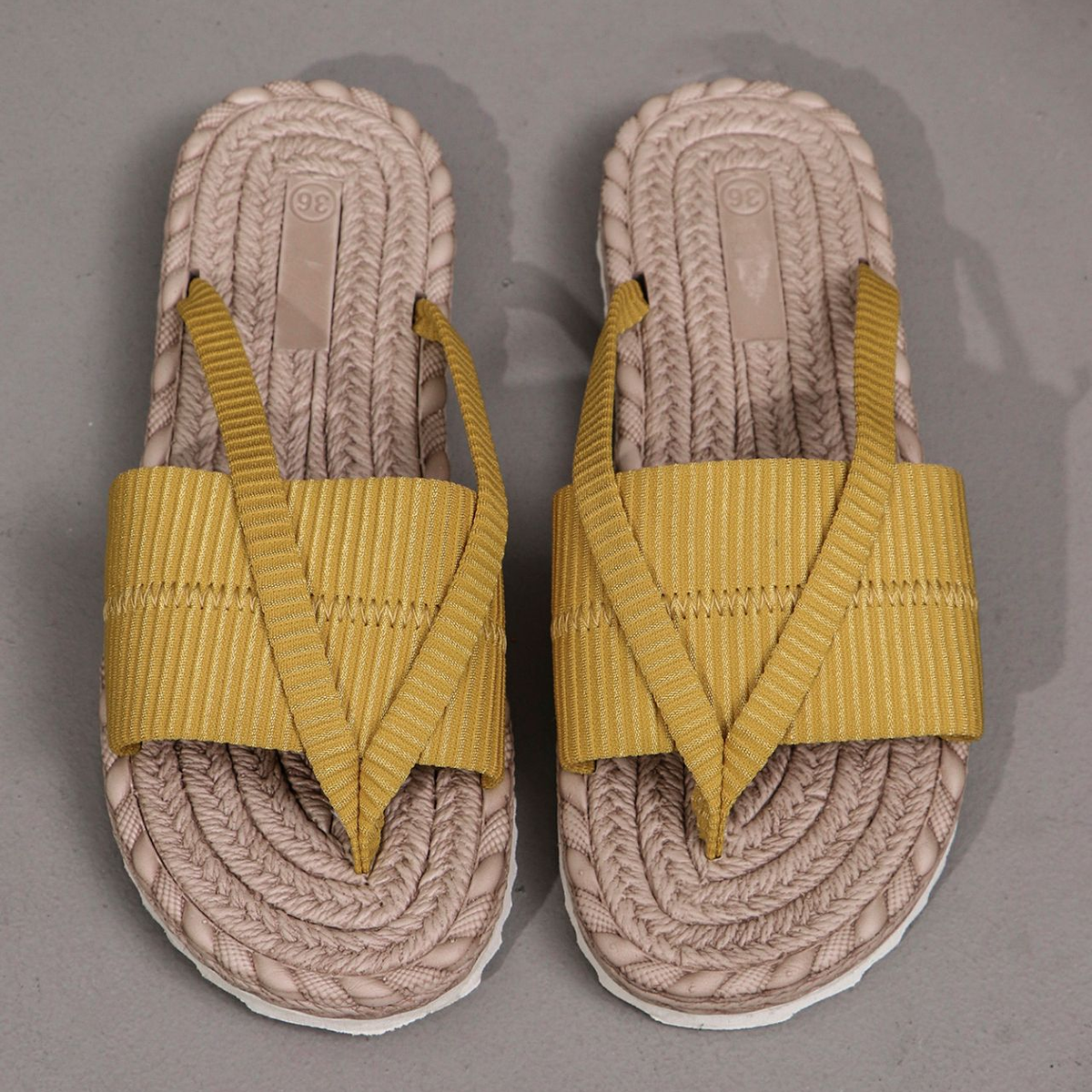 Yareli | Sandalias Planas de Tejido Acanalado