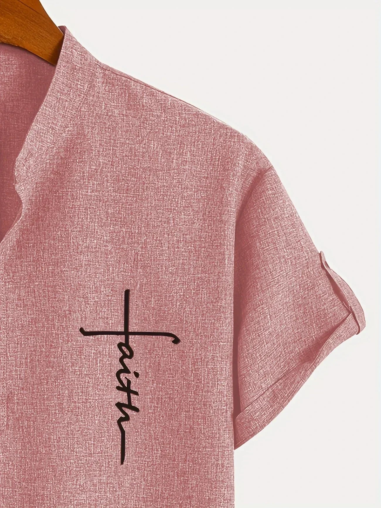 Camisa elegante de manga corta y cuello alto