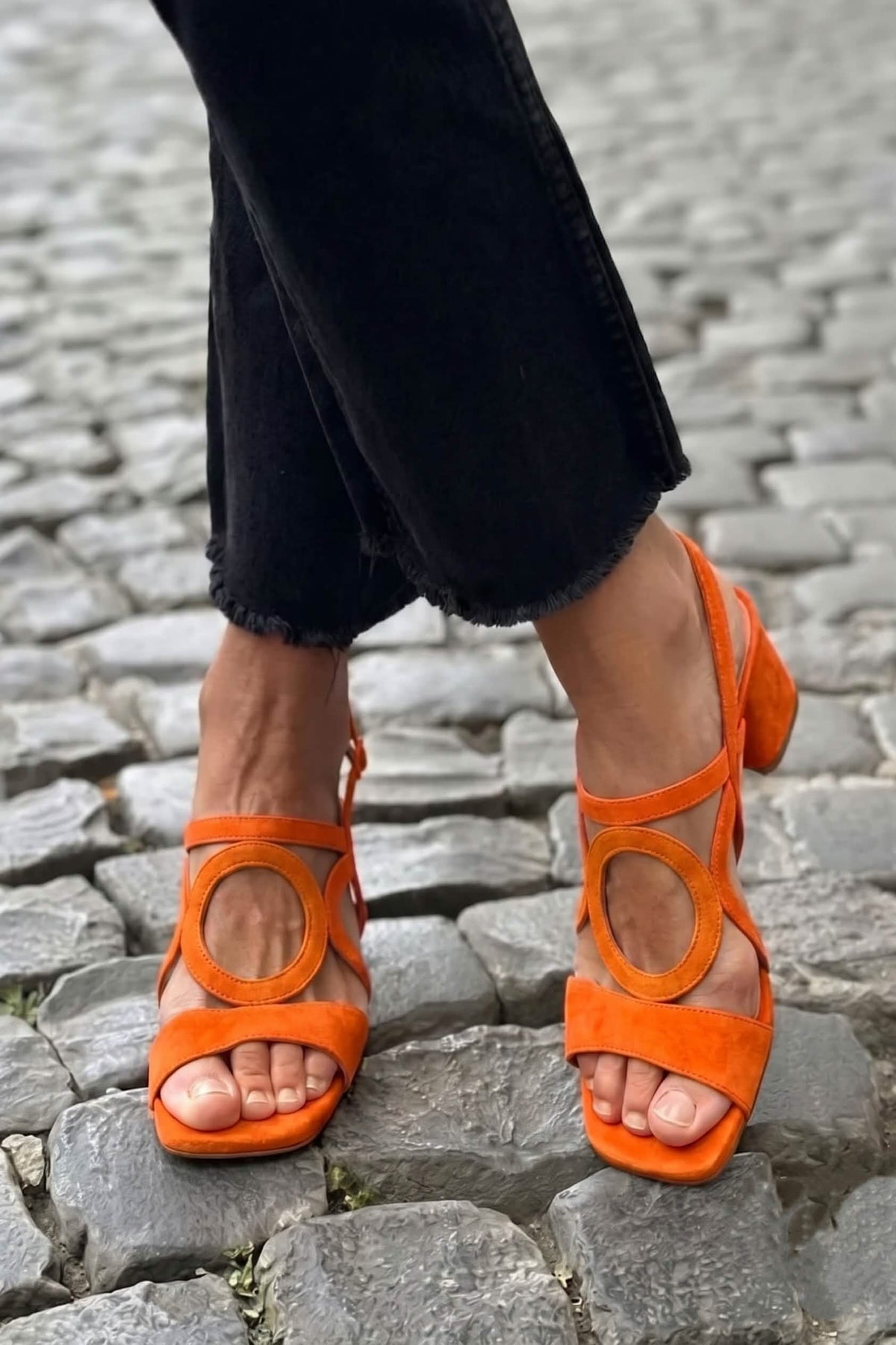 Yaretzi | Sandalias de Punta Cuadrada con Calado Circular