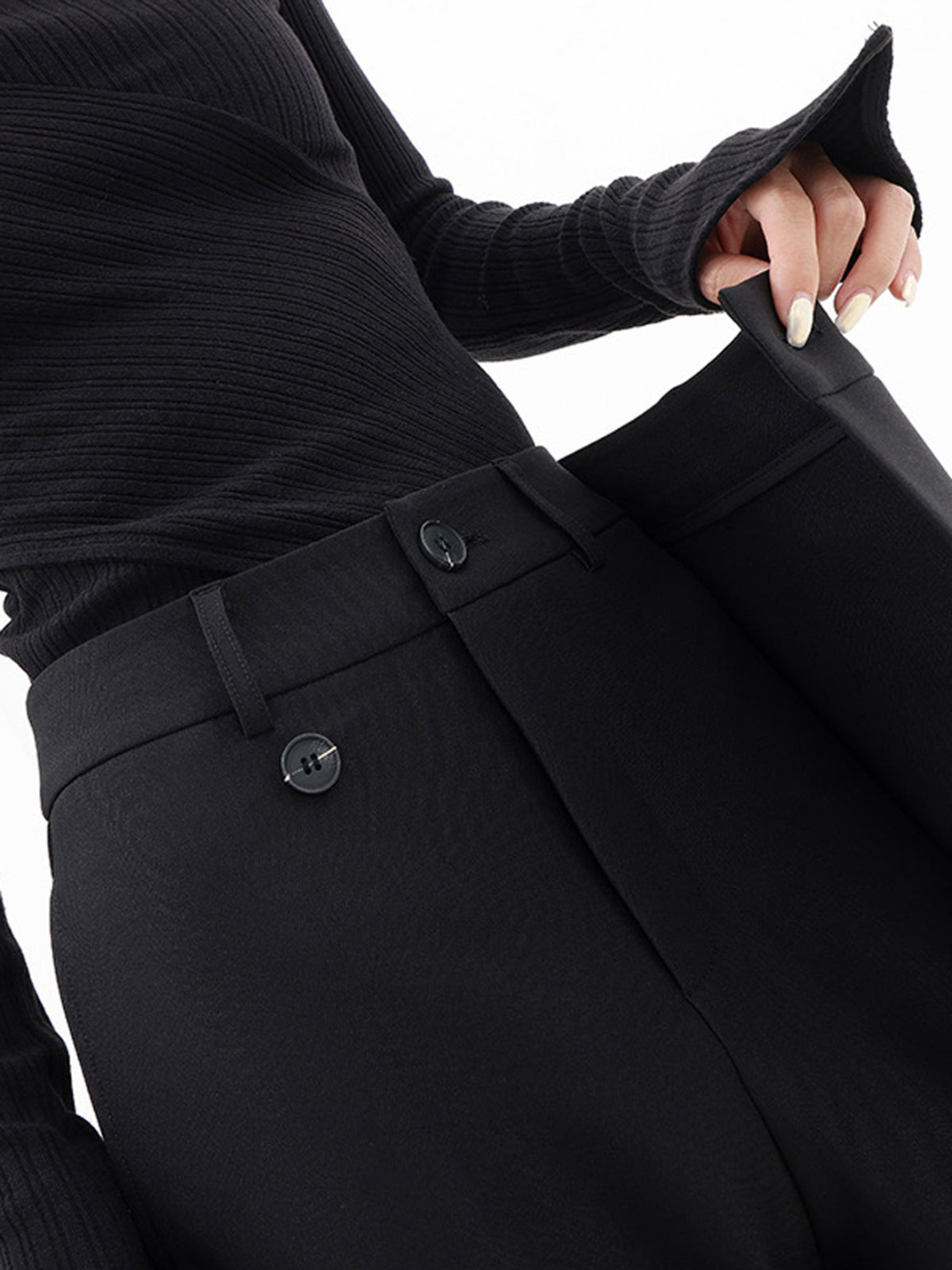 Pantalones holgados modernos