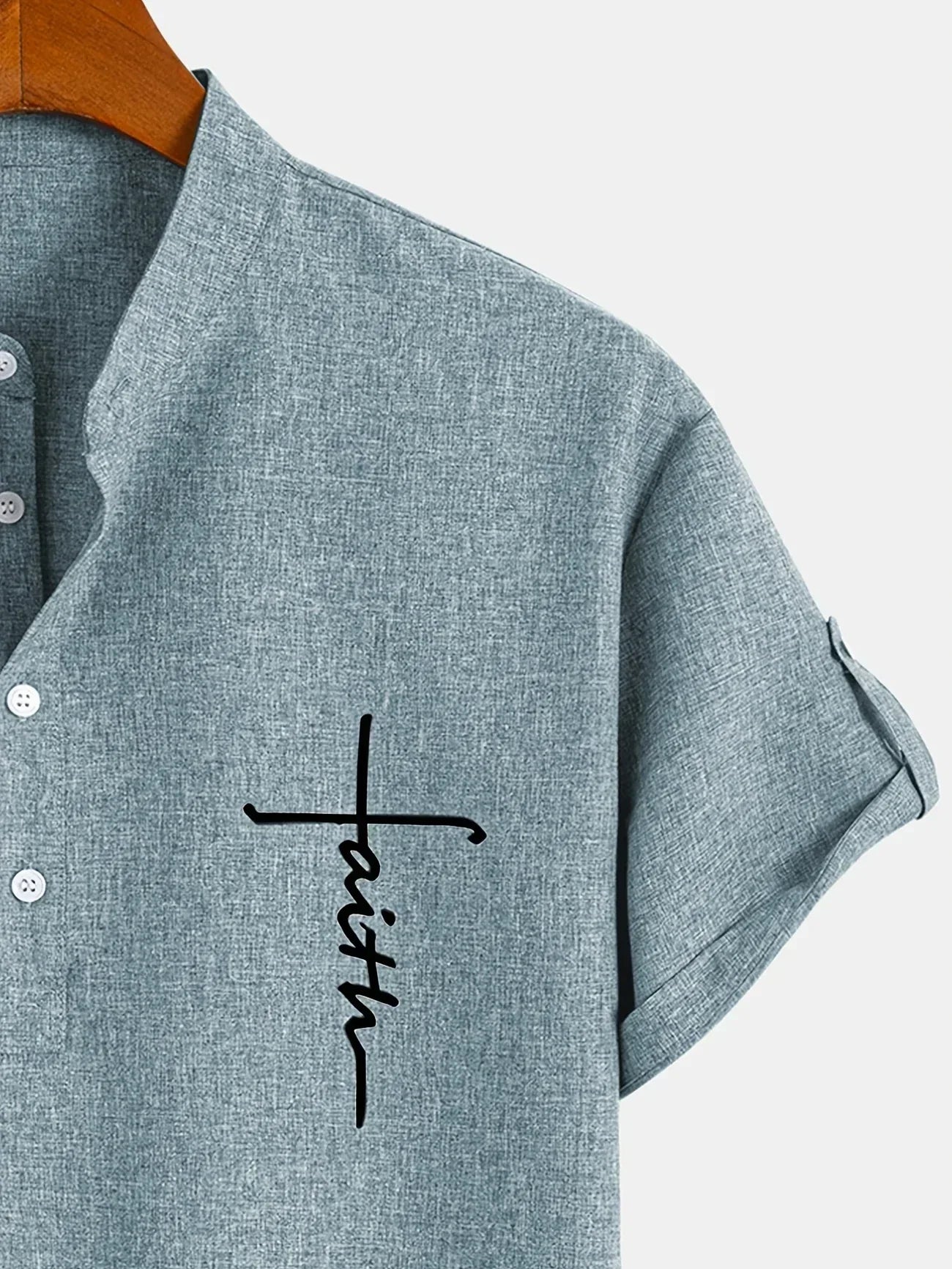 Camisa elegante de manga corta y cuello alto