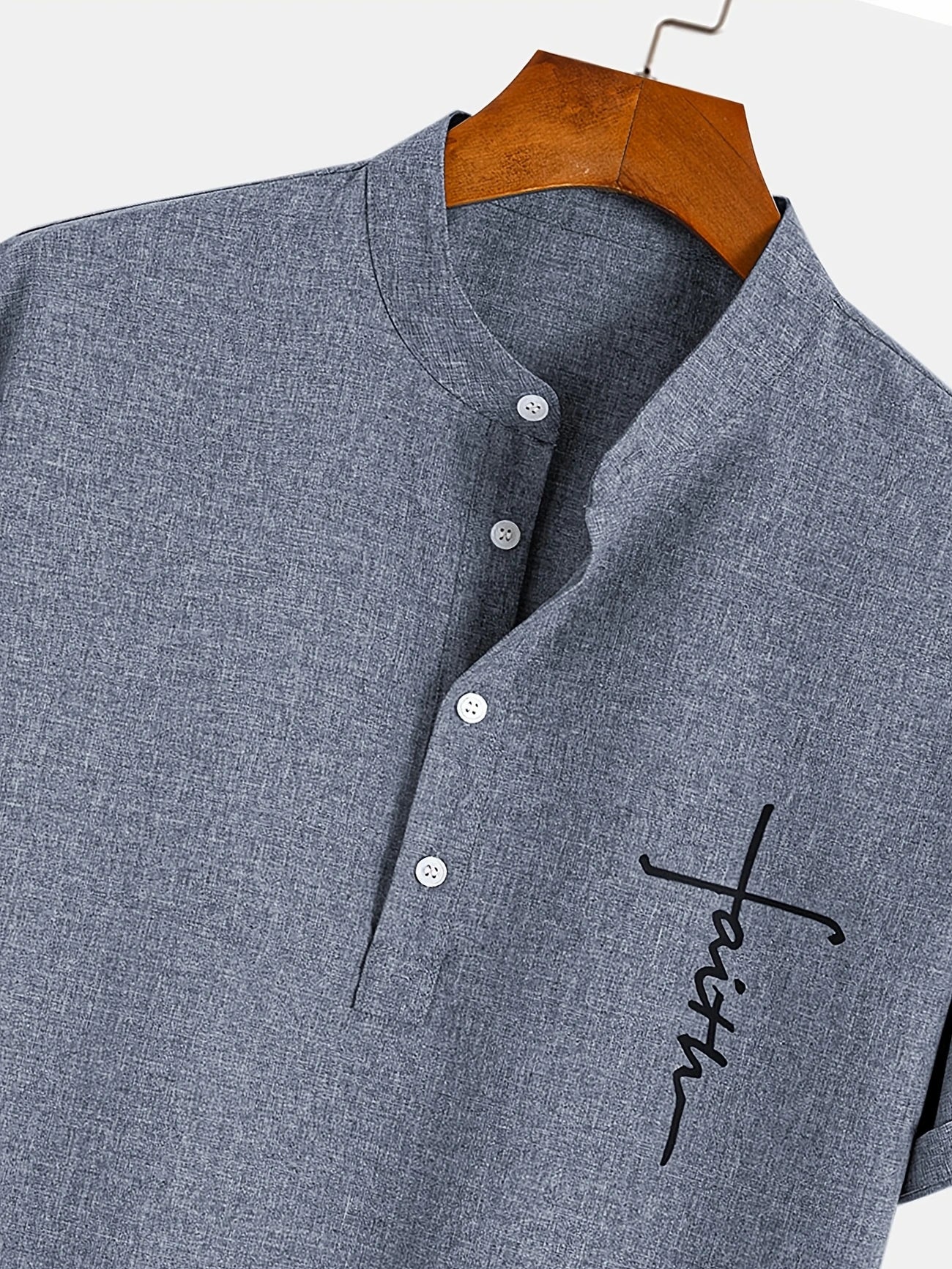 Camisa elegante de manga corta y cuello alto