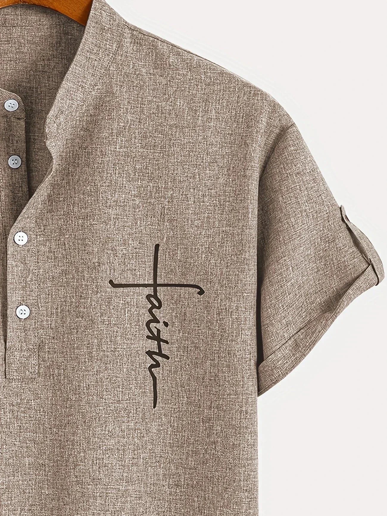 Camisa elegante de manga corta y cuello alto