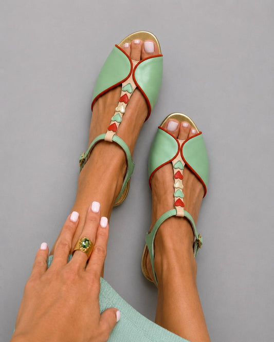 Ixchel | Sandalias Planas con Corazones