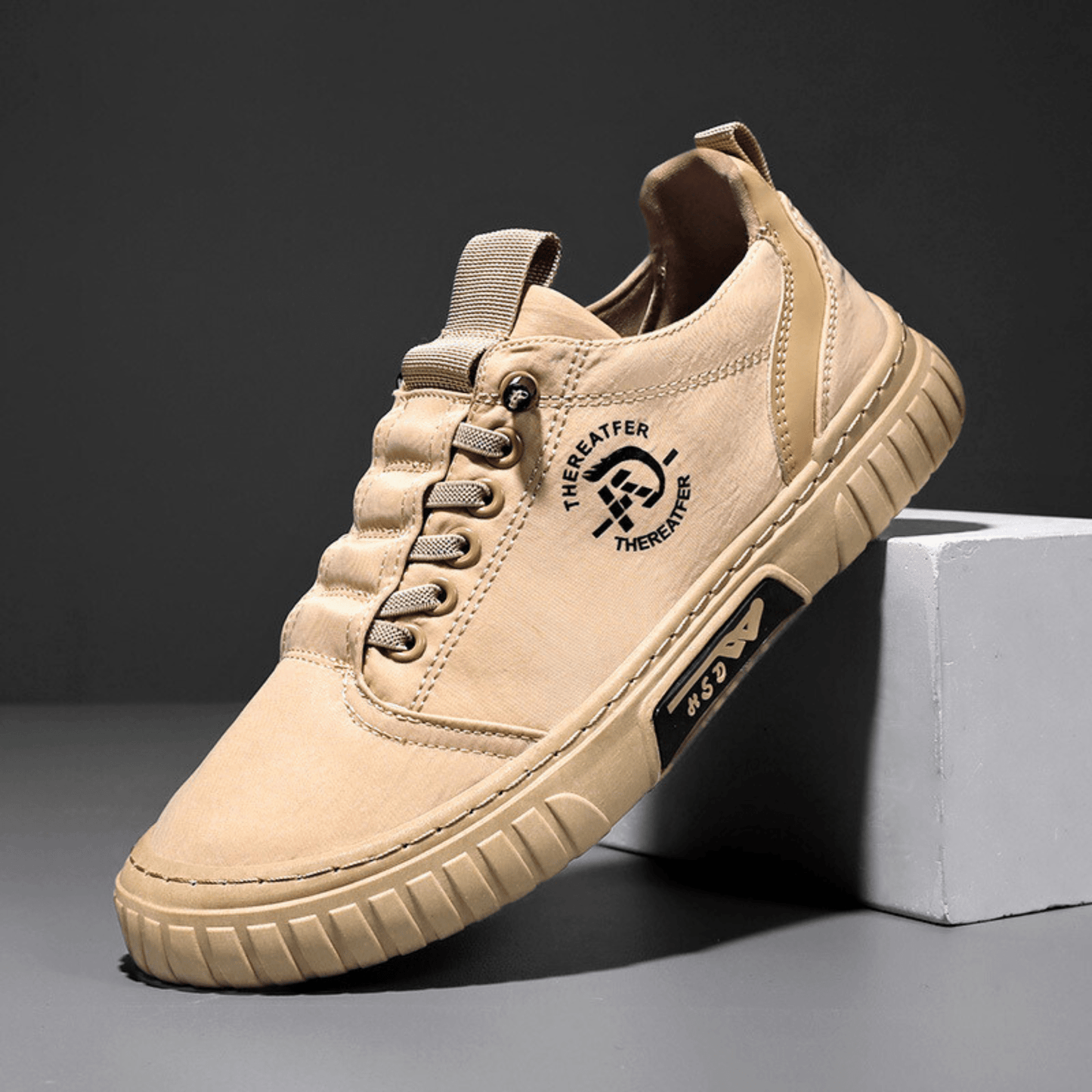Clara Serra | Zapatillas urbanas informales