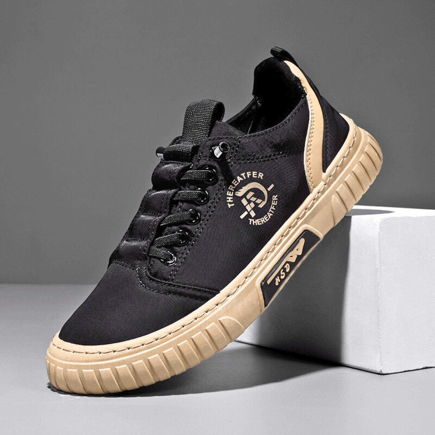 Clara Serra | Zapatillas urbanas informales