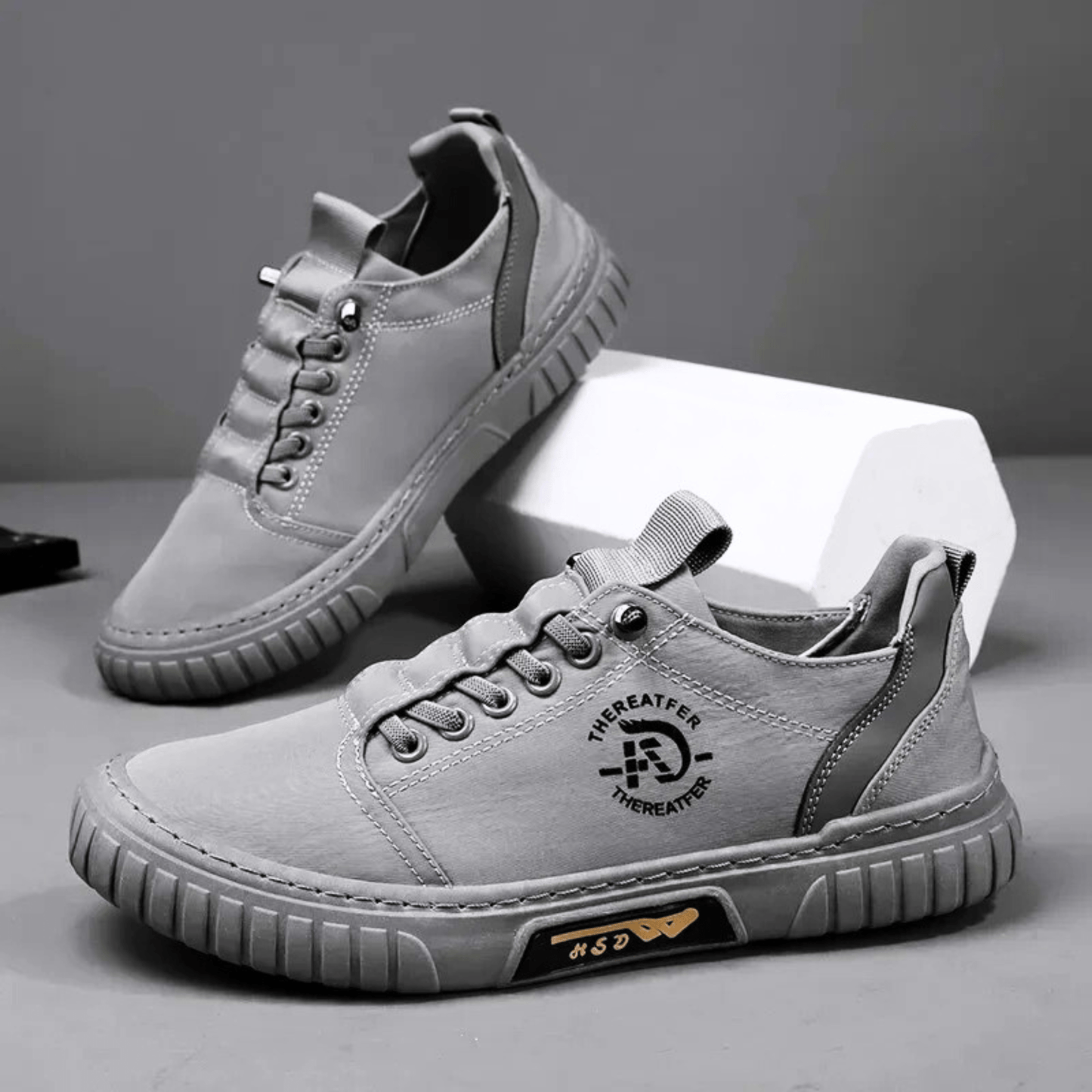 Clara Serra | Zapatillas urbanas informales